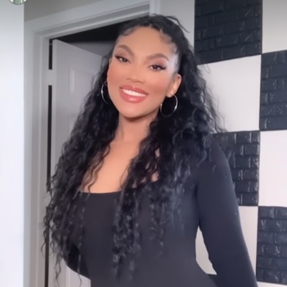 Meet your Posher, Auzsha - Picture 1 of 1